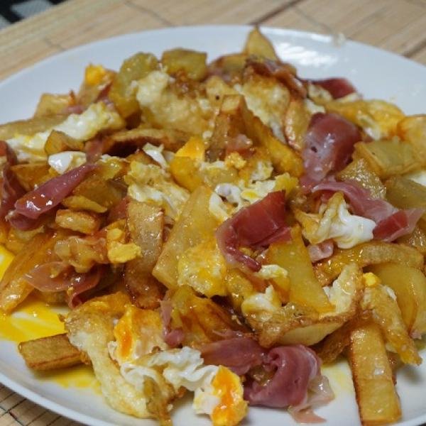 huevos rotos con patatas 02 - Comidas